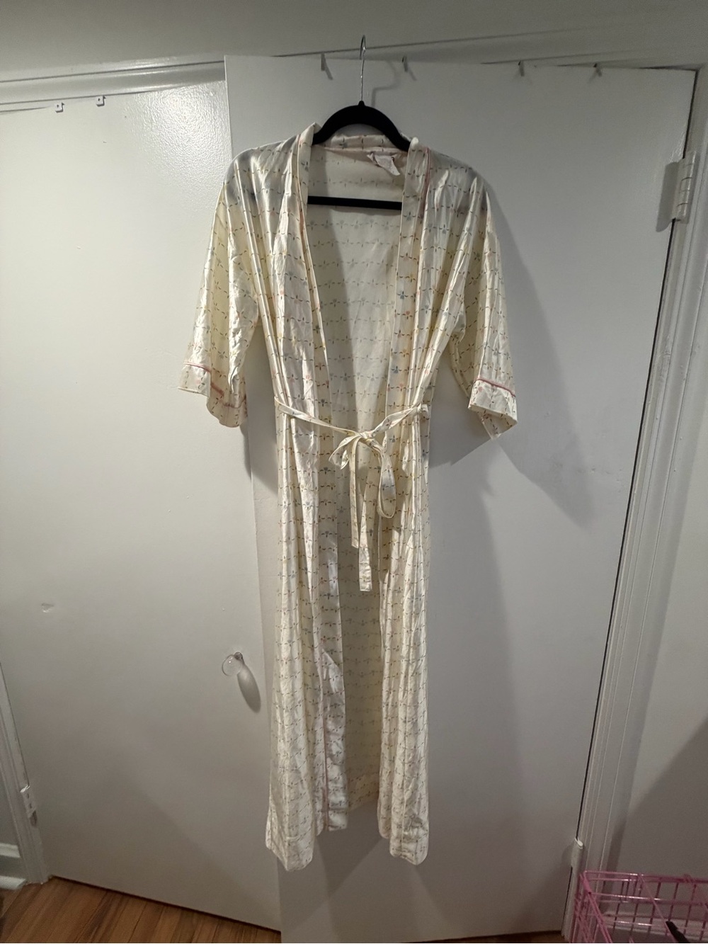 Vintage satin tulip robe